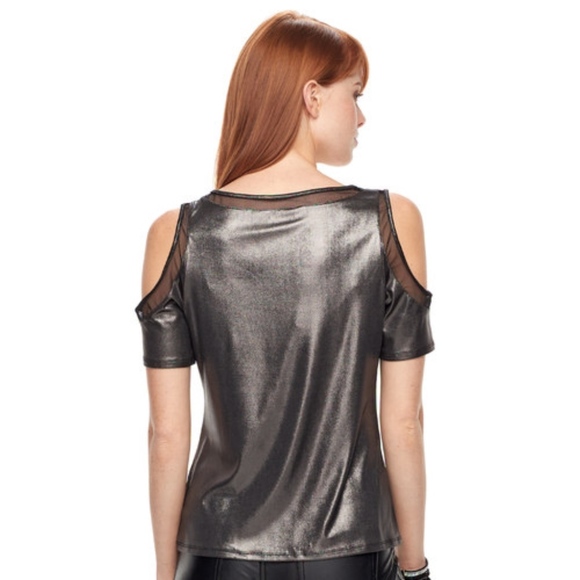 ROCK & REPUBLIC Top Blouse Metallic Cold Shoulder V-Neck Silver Small - Picture 2 of 4